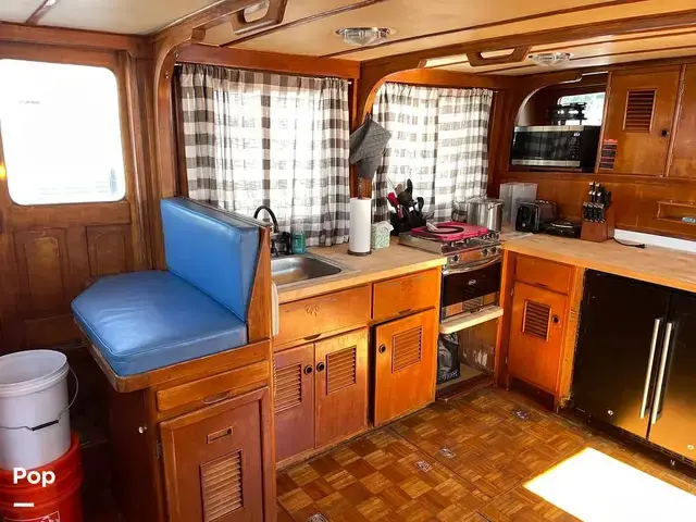 Trader 40 Double Cabin