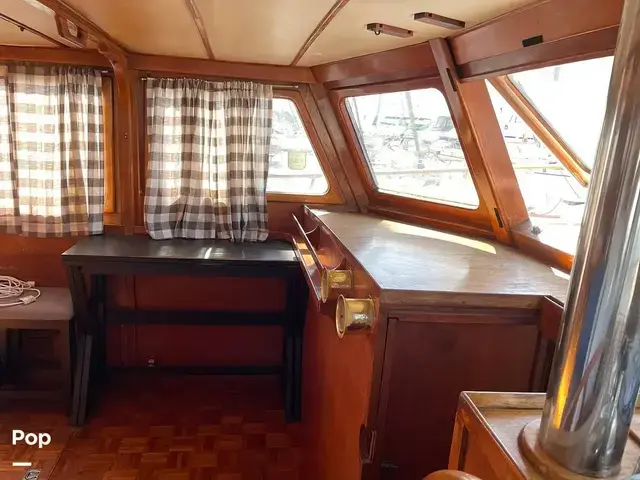 Trader 40 Double Cabin