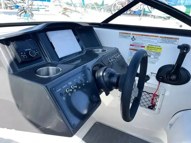 Bayliner Vr6