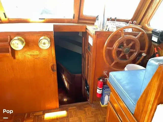 Trader 40 Double Cabin