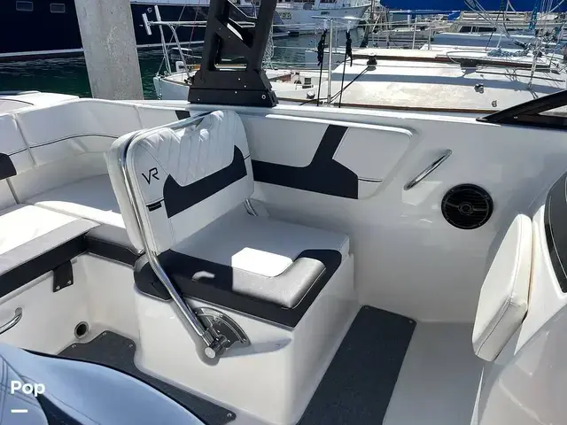 Bayliner Vr6