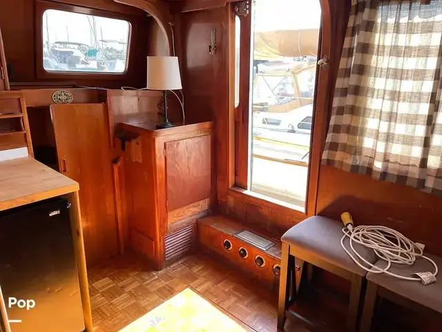 Trader 40 Double Cabin