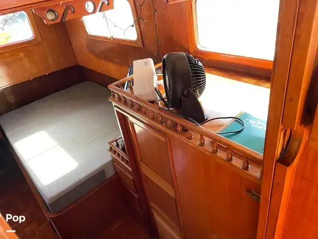 Trader 40 Double Cabin