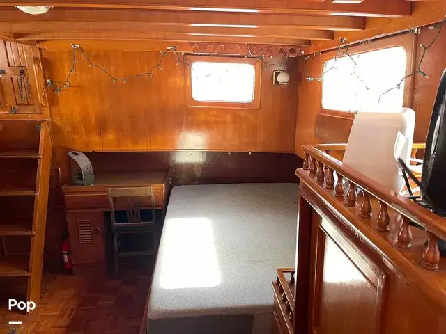 Trader 40 Double Cabin