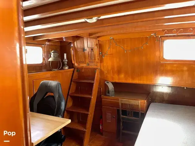 Trader 40 Double Cabin