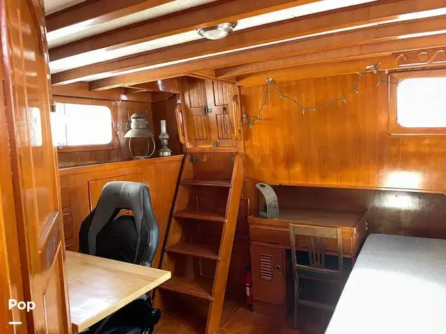 Trader 40 Double Cabin