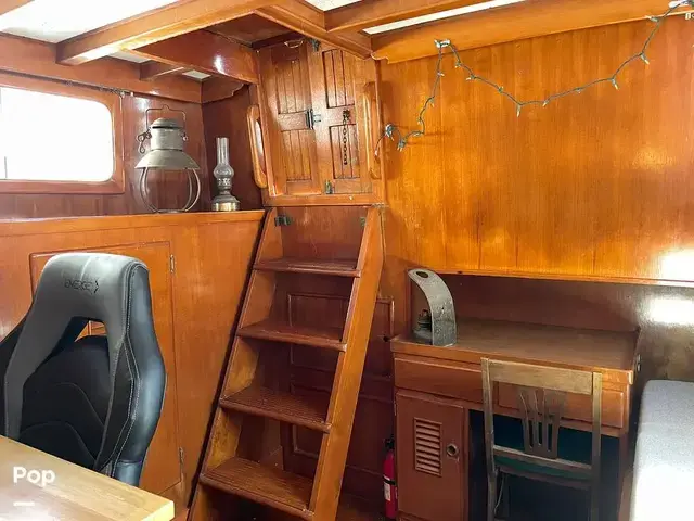 Trader 40 Double Cabin