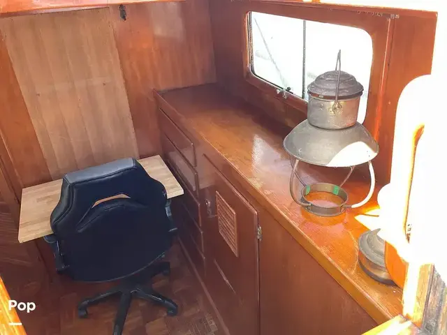 Trader 40 Double Cabin