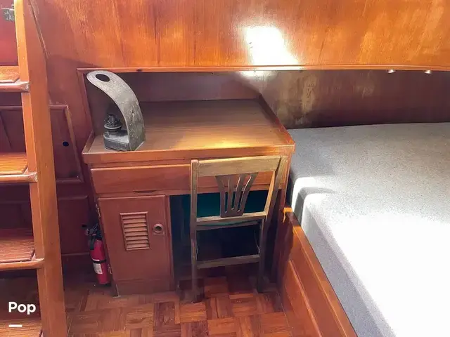 Trader 40 Double Cabin