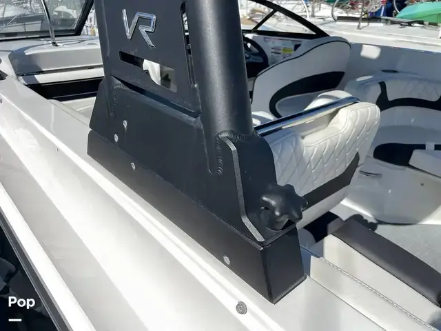 Bayliner Vr6