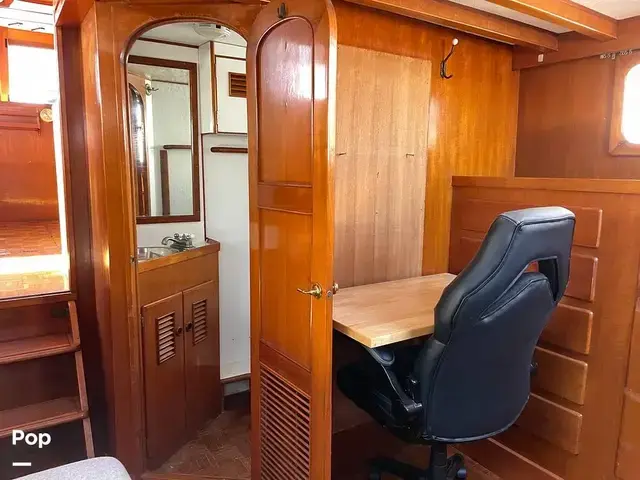 Trader 40 Double Cabin