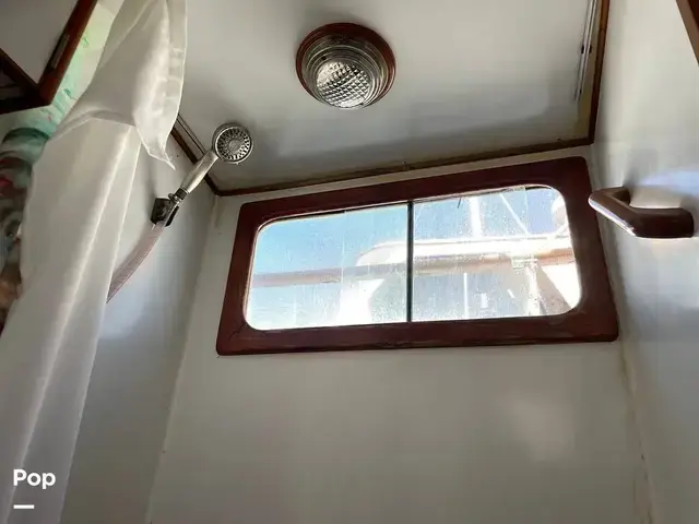 Trader 40 Double Cabin