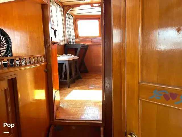 Trader 40 Double Cabin