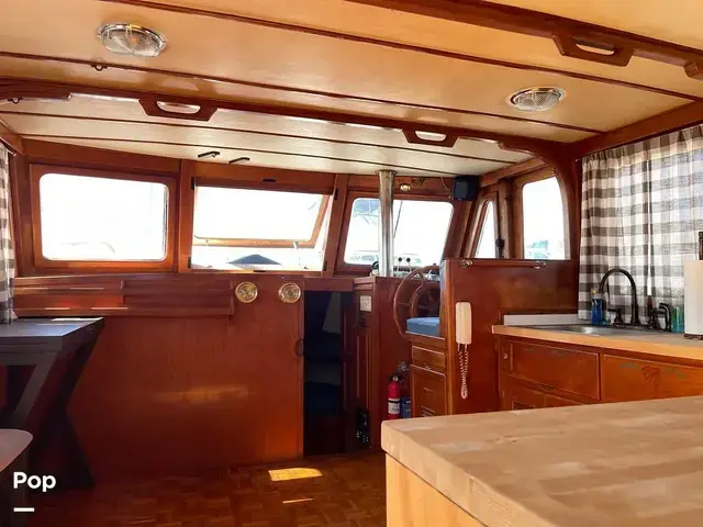 Trader 40 Double Cabin