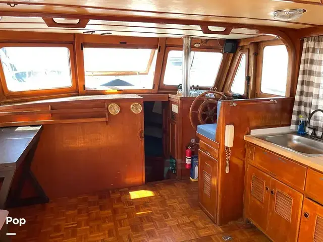 Trader 40 Double Cabin