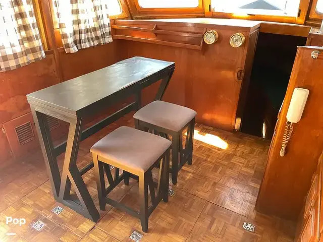 Trader 40 Double Cabin