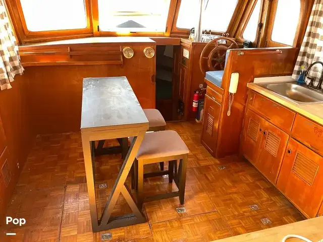 Trader 40 Double Cabin