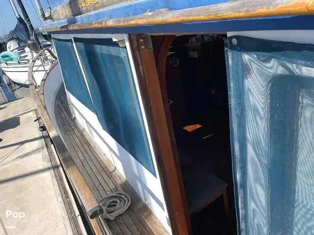 Trader 40 Double Cabin