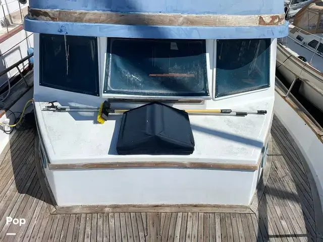 Trader 40 Double Cabin