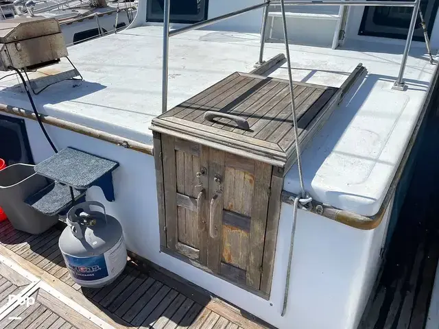 Trader 40 Double Cabin