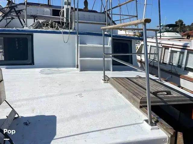 Trader 40 Double Cabin