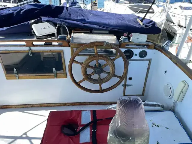 Trader 40 Double Cabin