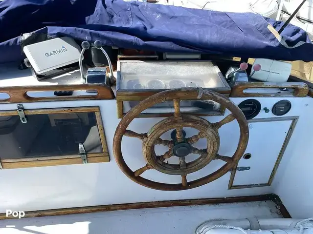 Trader 40 Double Cabin