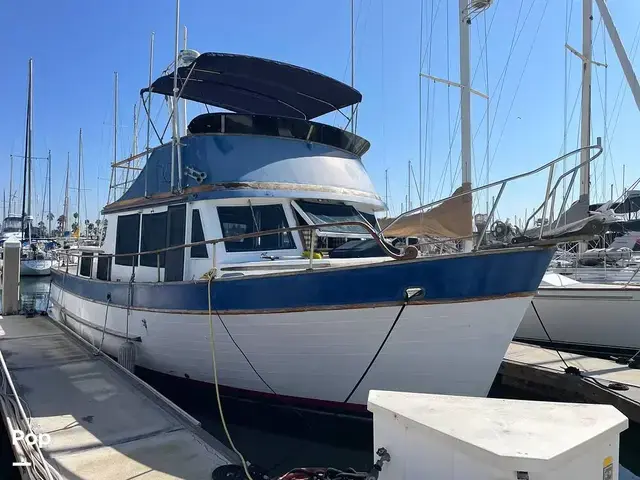 Trader 40 Double Cabin