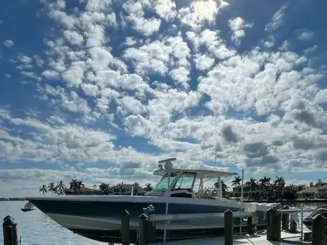 Boston Whaler 380 Outrage