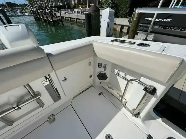 Boston Whaler 380 Outrage