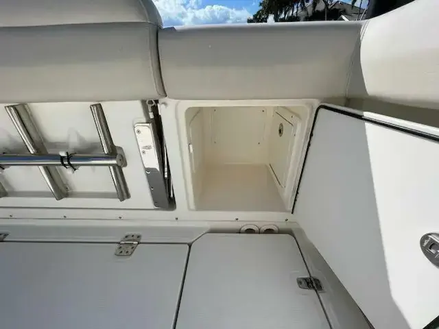 Boston Whaler 380 Outrage