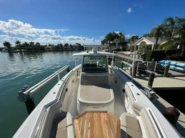 Boston Whaler 380 Outrage