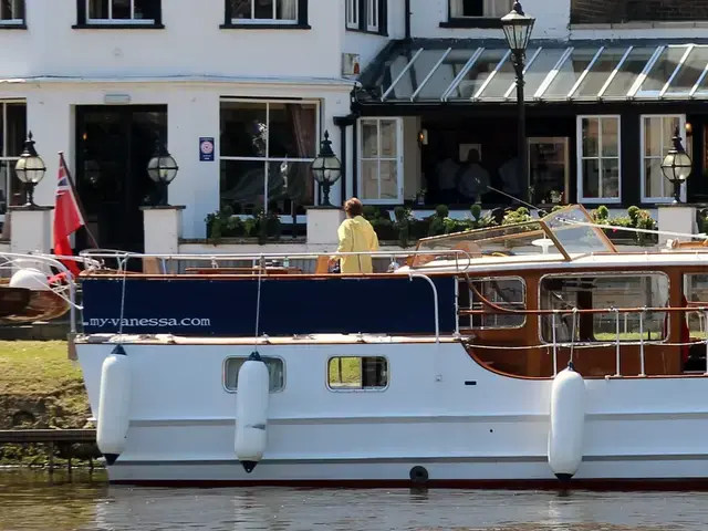 Classic Motor Yacht Classic custom motor yacht