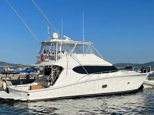 Hatteras 68 Convertible