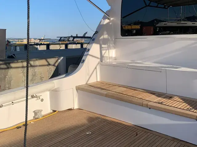 Hatteras 68 Convertible