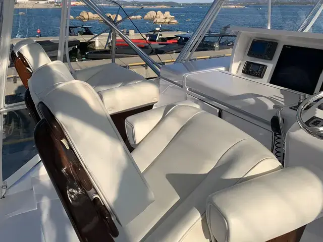 Hatteras 68 Convertible