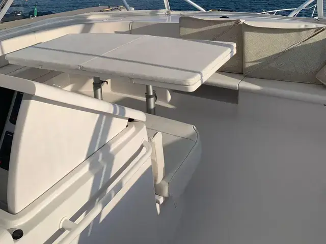 Hatteras 68 Convertible