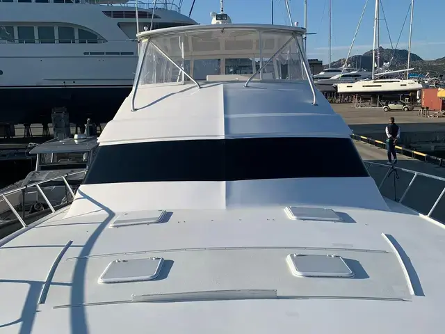 Hatteras 68 Convertible