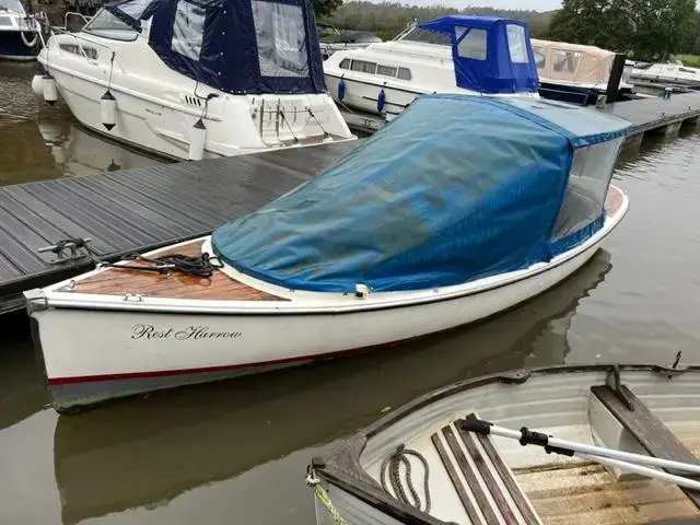 Custom Boats Frolic 21