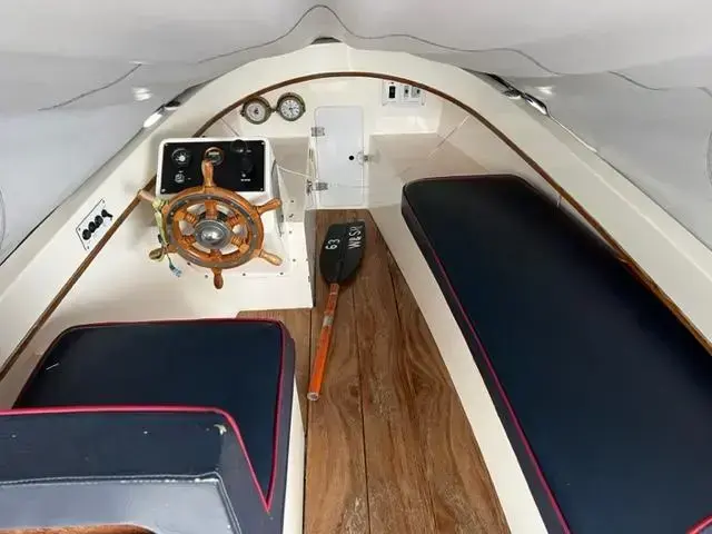 Custom Boats Frolic 21