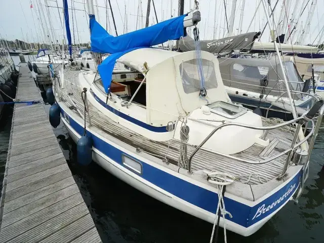 Hallberg Rassy 352