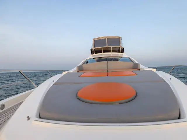 Lazzara Yachts 64