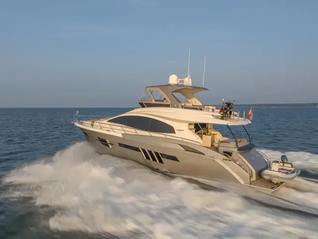 Lazzara Yachts 64