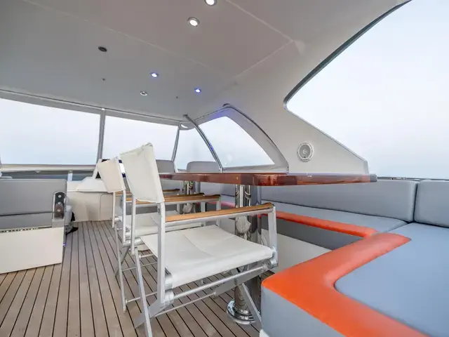 Lazzara Yachts 64