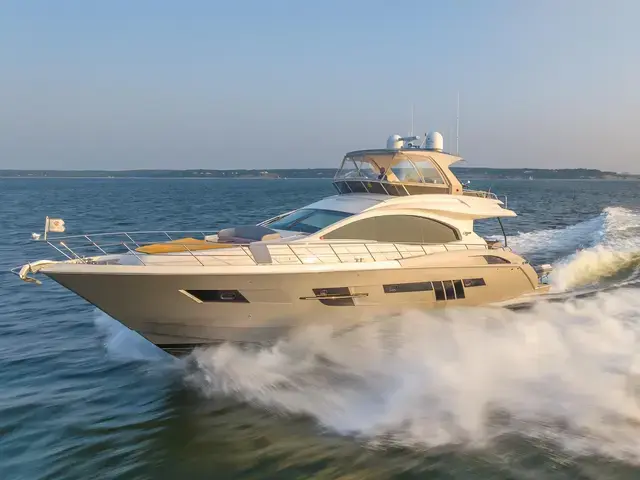 Lazzara Yachts 64