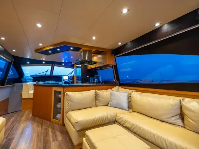 Lazzara Yachts 64