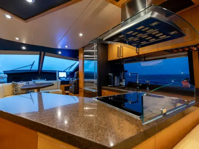 Lazzara Yachts 64