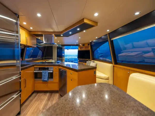 Lazzara Yachts 64