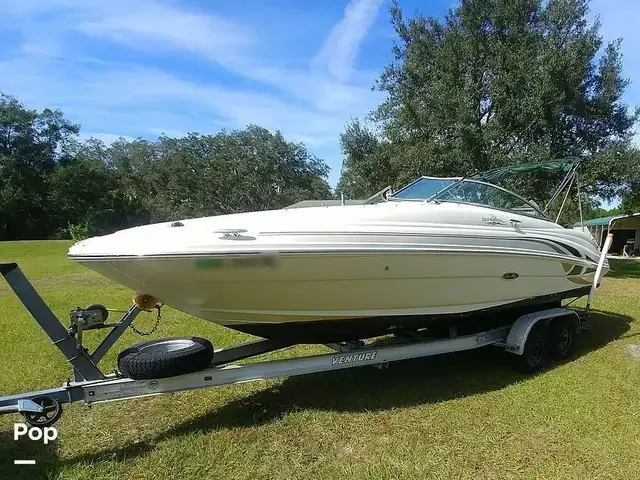 Sea Ray 220 Sundeck