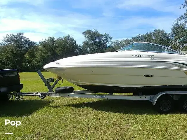 Sea Ray 220 Sundeck